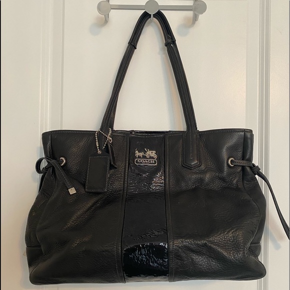 Authentic Coach black soft leather handbag - Picture 1 of 4